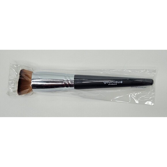 Younique Liquid Foundation Brush New Sealed - Picture 1 of 5